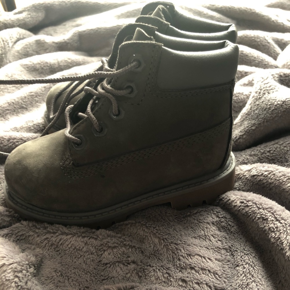 7.5c grey timberlands